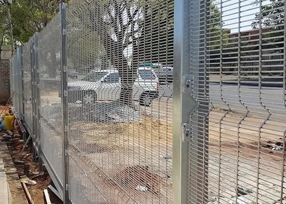 Visually Attractive Anti Climb Temporary Fencing Hot Dip Galvanized For Military Sites